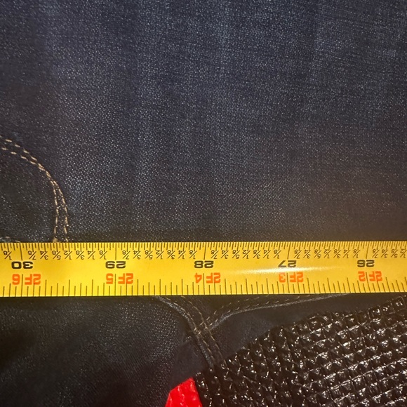 DL1961 Emma Legging size 27
Inseam 28”
4 way stretch 360• comfort - Picture 7 of 7